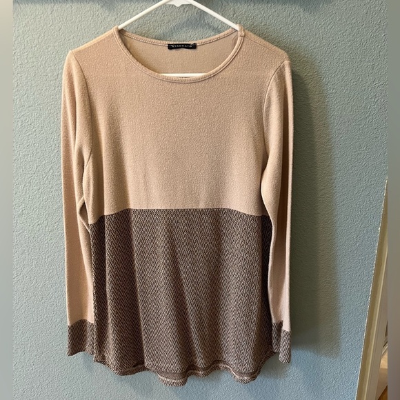 Staccato Tops - Staccato long sleeve tunic top size medium